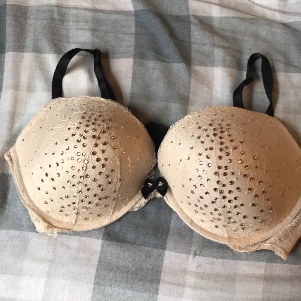 Barely worn bra!!!!!!